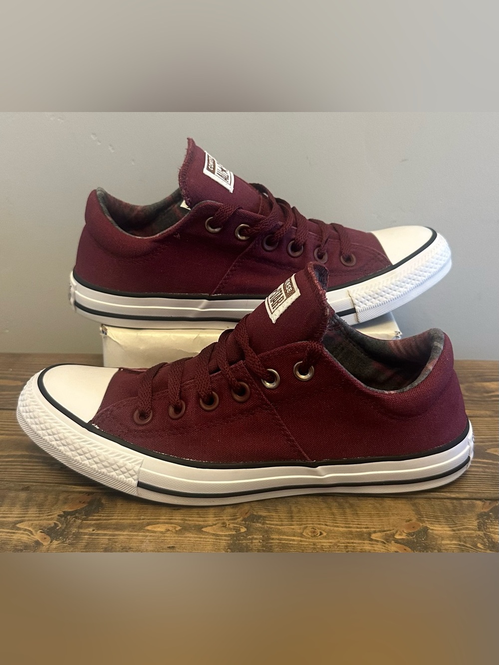 Converse All Star Chuck Taylor Madison Ox Shoes Burgundy Women’s Size 9